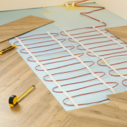 Ensayos de sistemas de calefacción y refrigeración radiante con suelos de madera